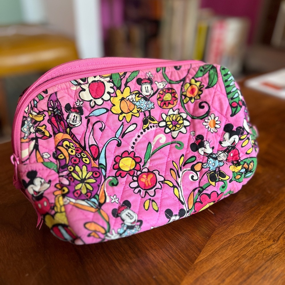 ORIGINAL/RARE: Disney Vera Bradley Pink Floral Cosmetic Bag🌸